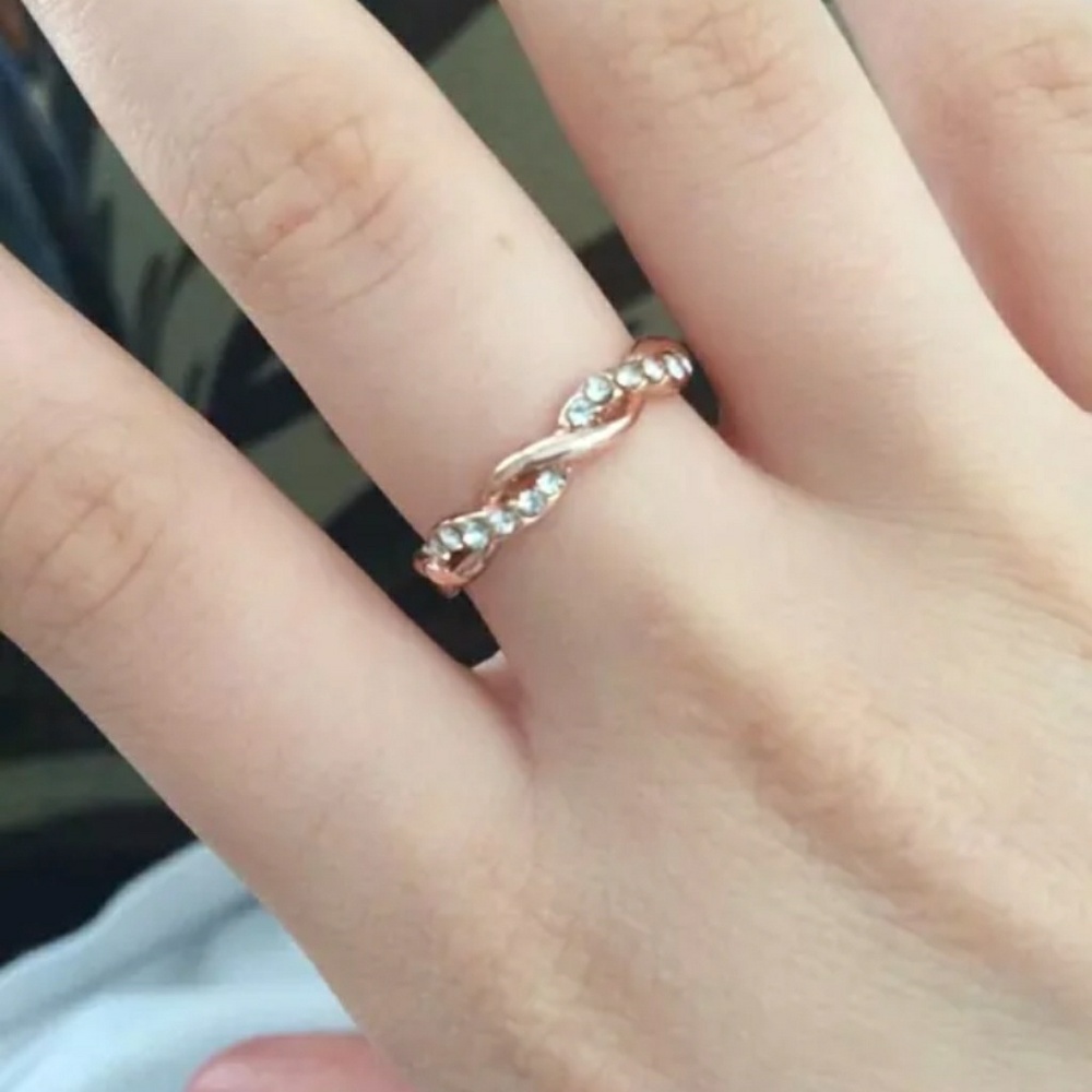 Twist Ring